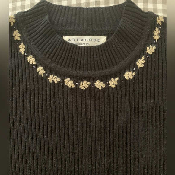 💕Clearance💕 Black Sweater Size M - Picture 4 of 6
